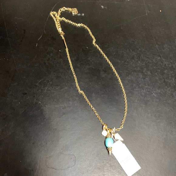 Kendra Scott necklace